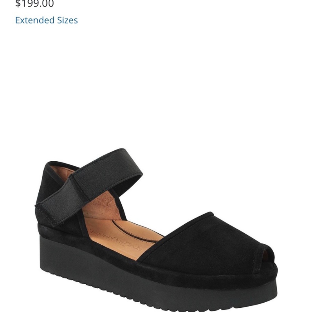 L’amour Des Pieds Suede Sandal